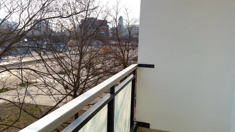 Gepflegte 2-Zimmer-Wohnung mit Balkon und Einbauküche in Mitte, Berlin — photo 1
